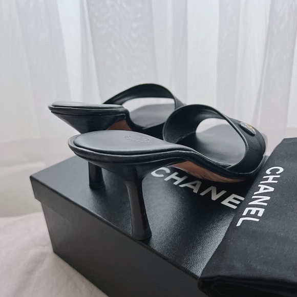 Auth Chanel Vintage Classic CC Logo Black Mules - Size 37.5 - Picture 9 of 9